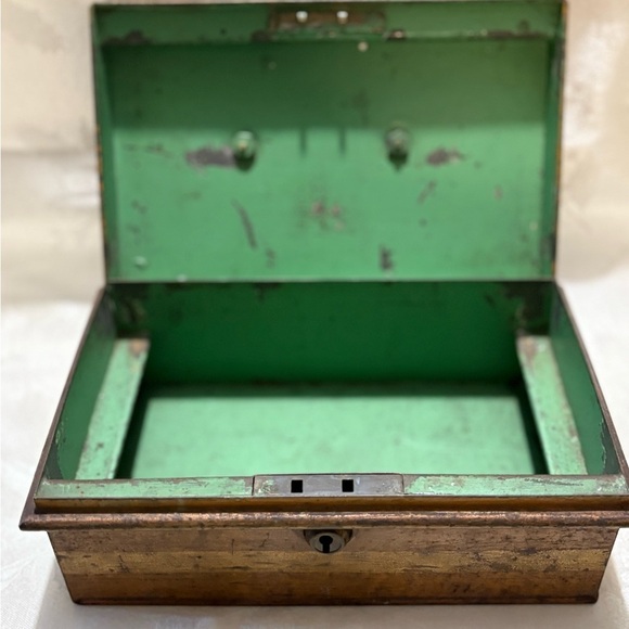 Vintage Metal Lock Box/ Decorative Box - Picture 8 of 12